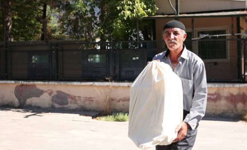 Oğlunun kemiklerini bir kutuda teslim aldığı fotoğraf ile gündem olmuştu: 'Benim gibi acı çekenler barış istiyor'