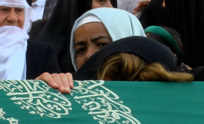 Boğaziçi Üniversitesi'nde katledilen Hilal Özdemir defnedildi... Amca: Bu adam o silahla okula nasıl giriyor?