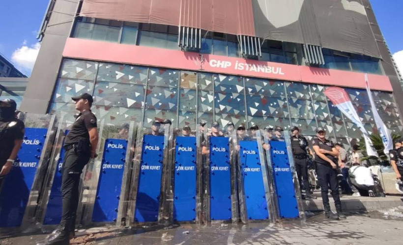 CHP İstanbul İl Başkanlığı'nda 10 kişi gözaltına alındı, 39 kişi hakında da işlem başlatıldı