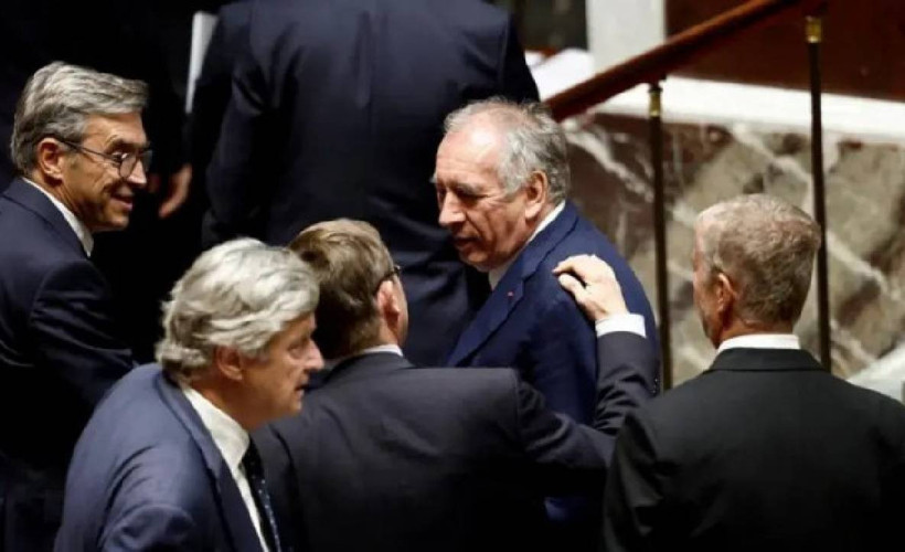 Fransa’da hükümet bir kez daha düştü