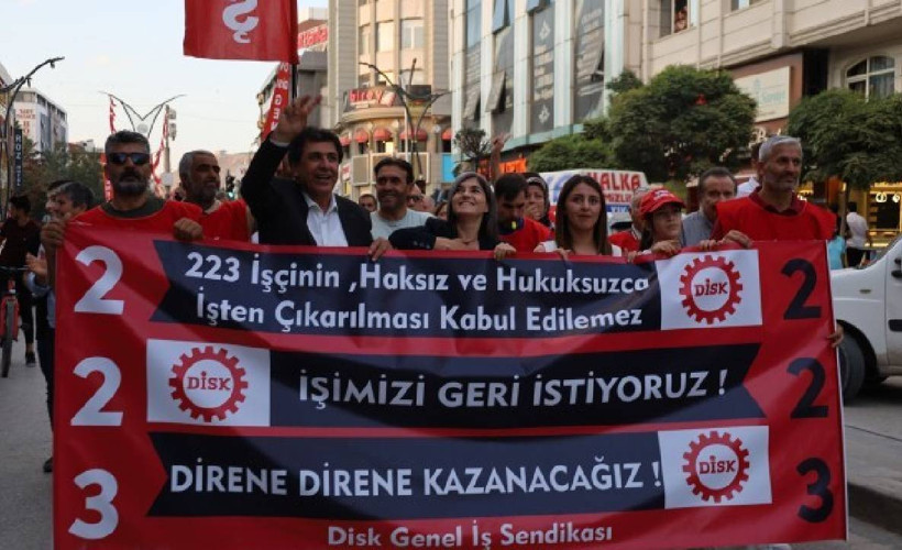 Van Büyükşehir Belediyesi'ne atanan kayyımın işten çıkardığı işçilerin çocukları da eylemde