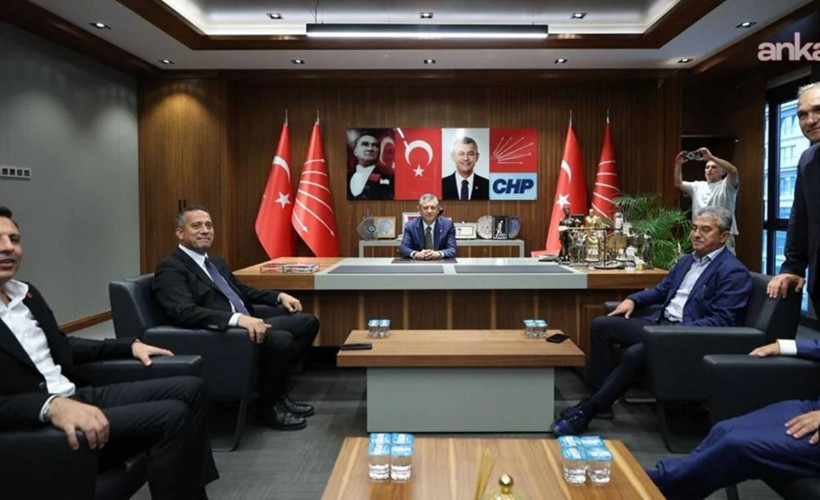 Özgür Özel, İstanbul İl binasında: DEM Parti ziyareti öncesi abluka kaldırıldı