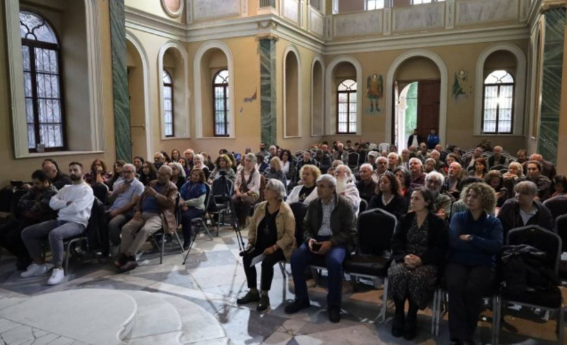 DEM Parti Aziz Vukolos Kilisesinde "Halklar Barış Türküleri Söylüyor" etkinliği düzenledi