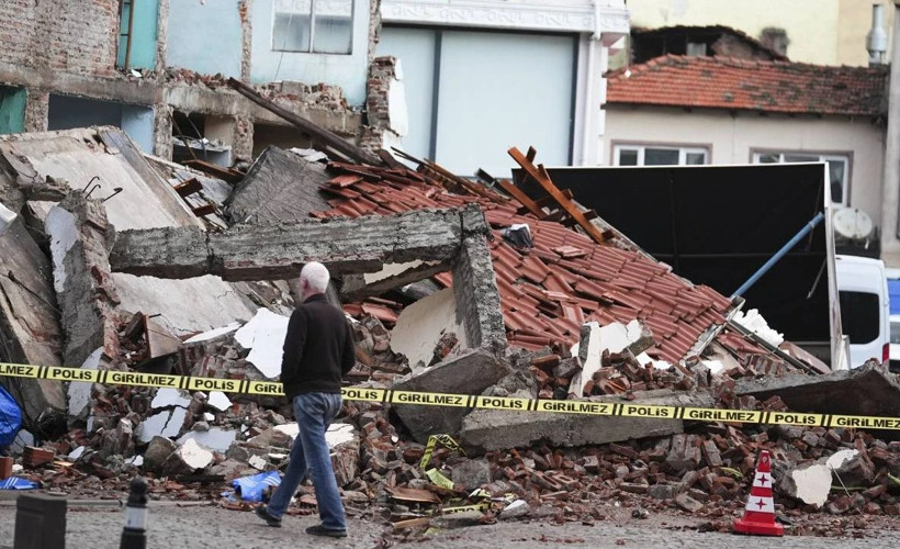 Balıkesir'de depremler sürüyor: 13 saatte 330'dan fazla artçı deprem oldu