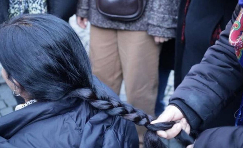 'Saç örgüsü'nden tutuklanan çocuk çıplak aramaya maruz bırakıldı