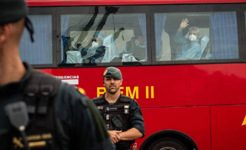 Hantavirüs görülen gemideki 3 Türk vatandaşı İstanbul'a getirildi