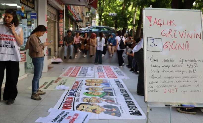Açlık grevindeki iki öğretmen hastaneye kaldırıldı