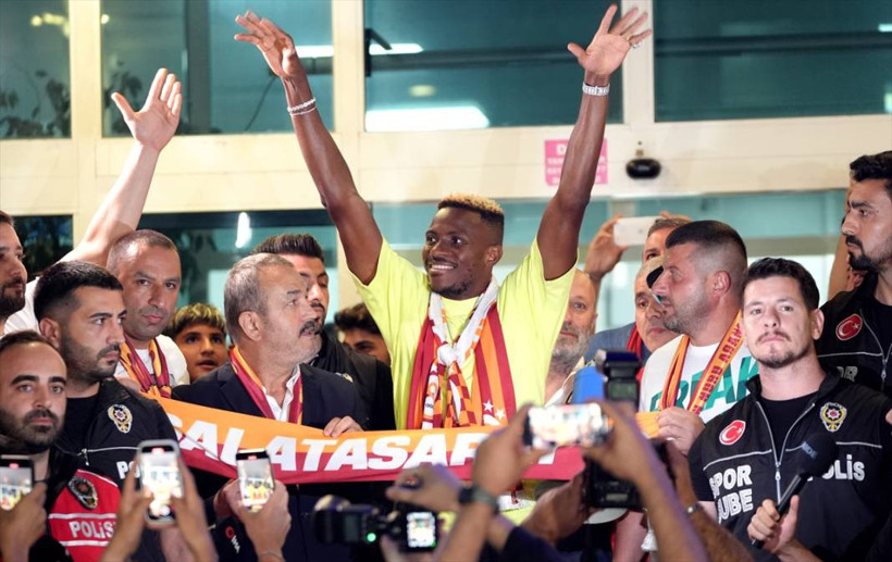 Victor Osimhen İstanbul'a geldi, ilk üçlüsünü çektirdi - Resim: 16