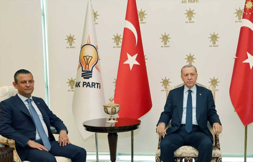 Fotoğraflarla Özgür Özel-Tayyip Erdoğan buluşması: Görüşme kaçıncı katta yapıldı, masada hangi konular var? - Resim: 4