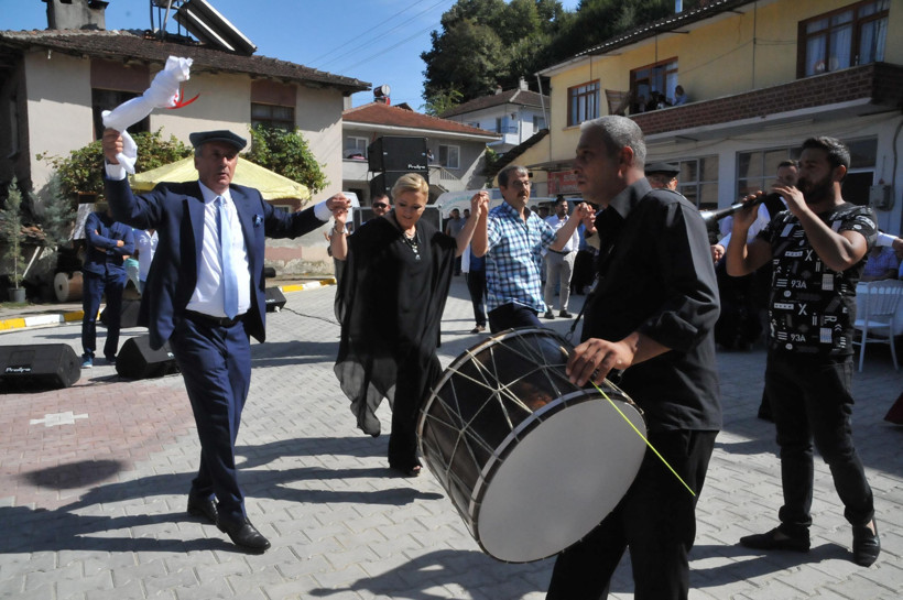 CHP'li İnce, oğlunun köy düğününde böyle oynadı - Resim : 3