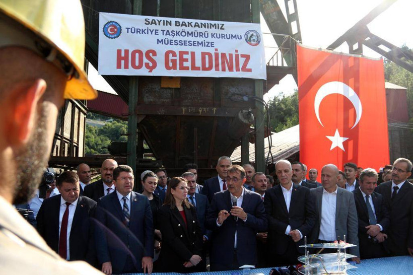 Bakan Dönmez facianın yaşandığı madeni 24 gün önce ziyaret etmiş - Resim: 2