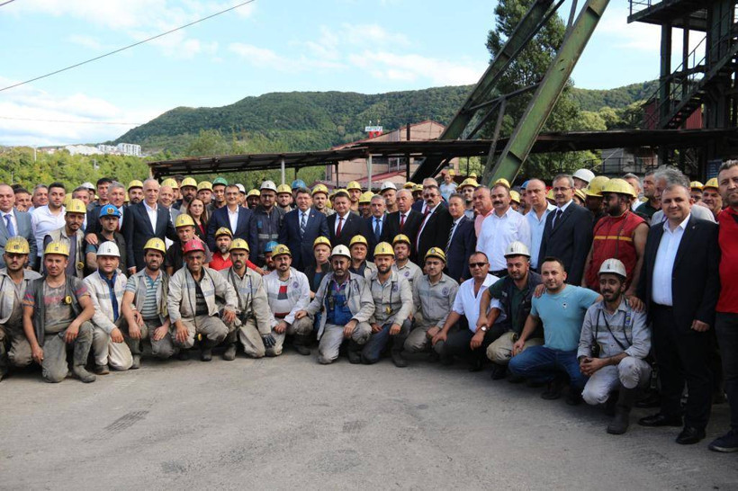 Bakan Dönmez facianın yaşandığı madeni 24 gün önce ziyaret etmiş - Resim: 1