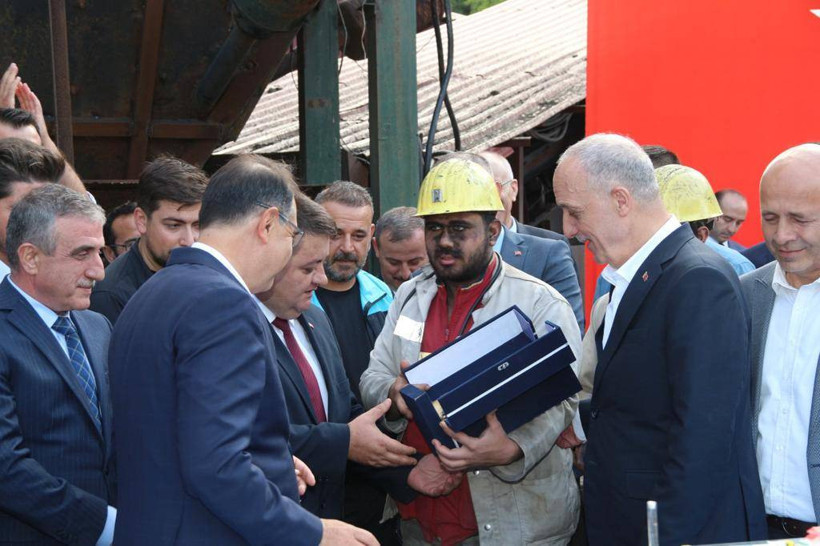 Bakan Dönmez facianın yaşandığı madeni 24 gün önce ziyaret etmiş - Resim: 3