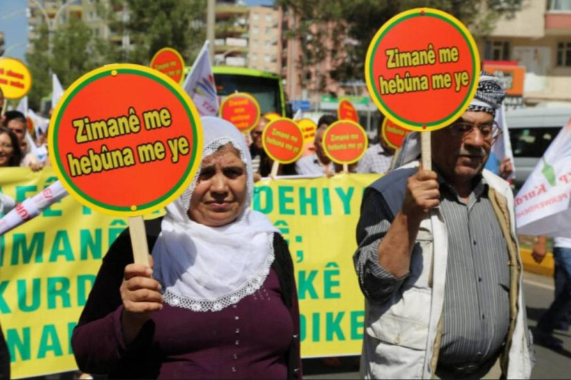 Sosyo Politik araştırması: Katılımcıların yüzde 98.4'ü çocukları için anadilinde eğitim istiyor - Resim: 1