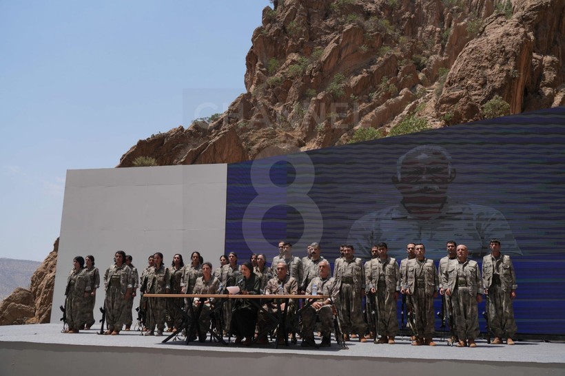 PKK'nin silah bırakma töreninden tarihi görüntüler - Resim: 2