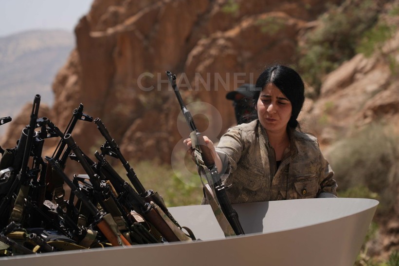 PKK'nin silah bırakma töreninden tarihi görüntüler - Resim: 5