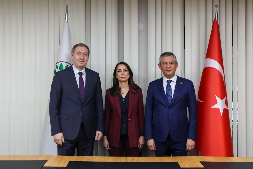 CHP'den DEM Parti'ye ziyaret | Hatimoğulları: Toplum erken seçim beklentisindeyse biz hazırız - Resim : 1