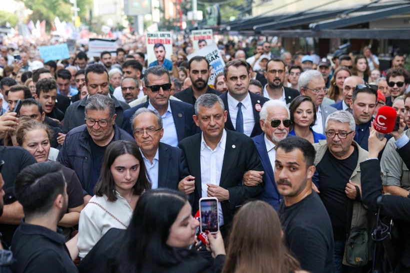 Gazeteciler, sansüre ve baskılara karşı sokağa çıktı - Resim : 3