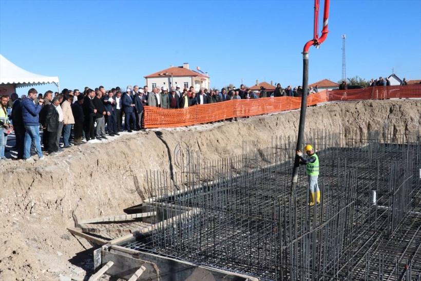 Sosyal konutlarda 17 ilde birer numunelik temel atıldı - Resim: 6