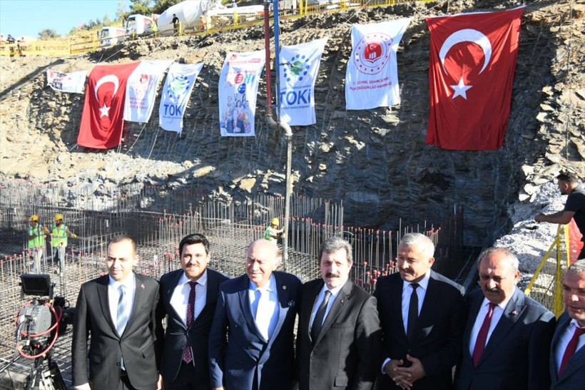 Sosyal konutlarda 17 ilde birer numunelik temel atıldı - Resim: 3
