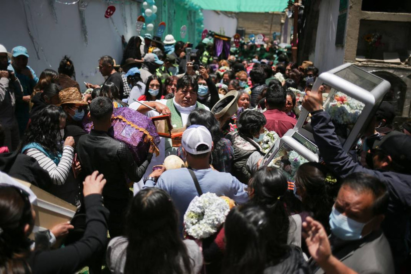 Bolivya'da Natitas Festivali kutlamalarının amacı ölülere saygı - Resim: 32