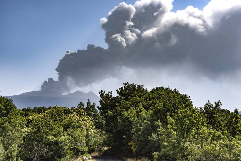 Etna Yanardağı kül ve lav püskürtmeye devam ediyor - Resim: 3