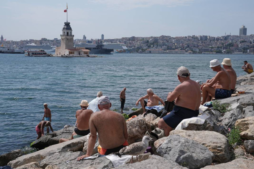 İstanbul'da sıcak hava ve nem bunalttı, sahillerde yoğunluk oluştu - Resim: 1