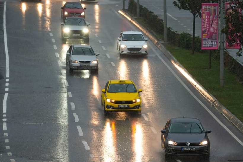 İstanbul güne sağanak yağışla uyandı - Resim: 3