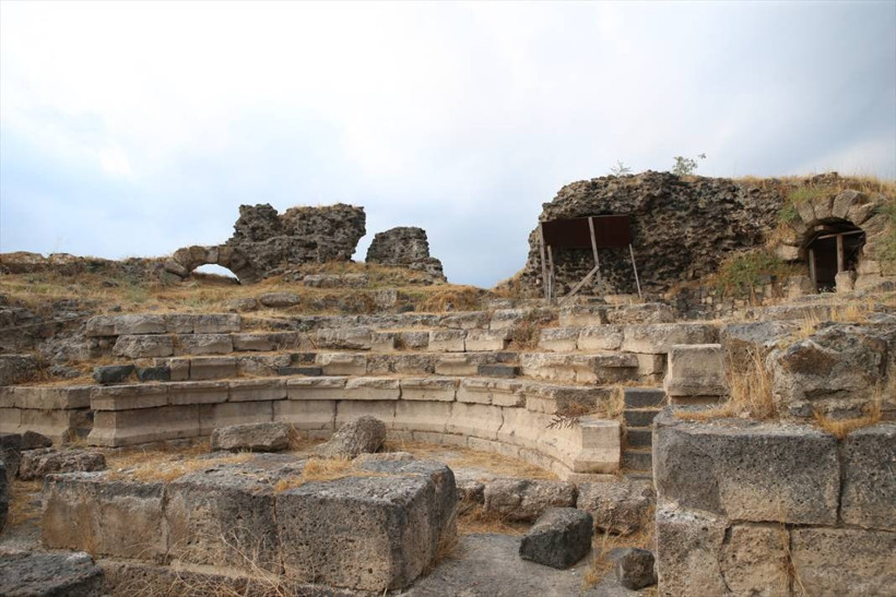 Epiphaneia Antik Kenti'ndeki Roma dönemi meclis binası restore ediliyor - Resim: 15