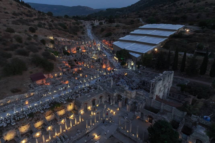 Efes Antik Kenti'ndeki Gece Müzeciliği konser serisi başlıyor - Resim: 7
