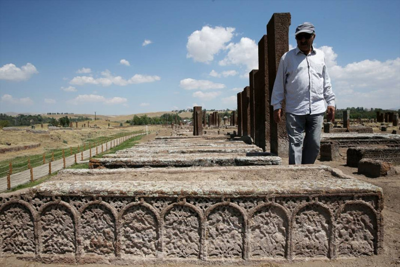 Selçuklu Meydan Mezarlığı'nda tahrip olan 80 mezar taşı restore edildi - Resim: 5