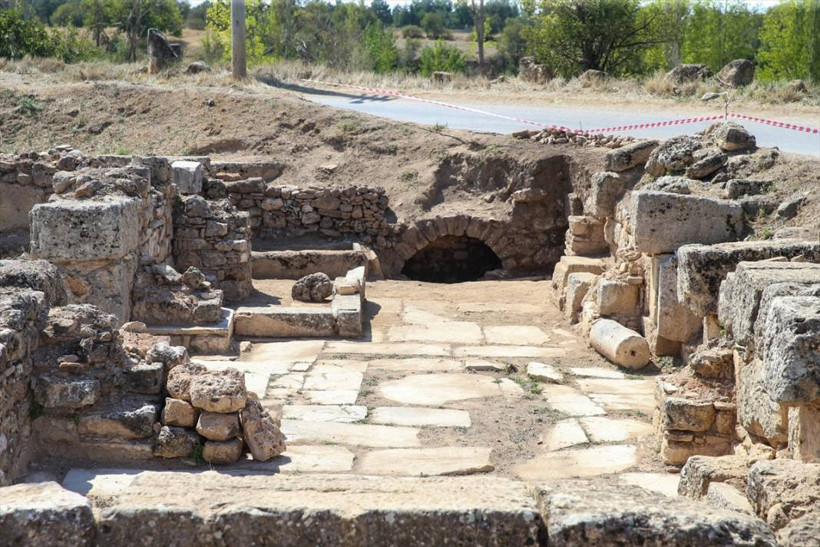 Sebaste Antik Kenti'nde Orta Bizans Dönemi'ne ait 9 mezar bulundu - Resim: 5