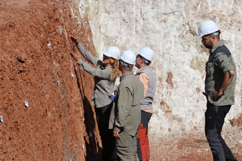 İki hendek açıldı, Hatay'da Ölü Deniz Fay Zonu inceleniyor: '7 üzerinde deprem üretebilir' - Resim: 3