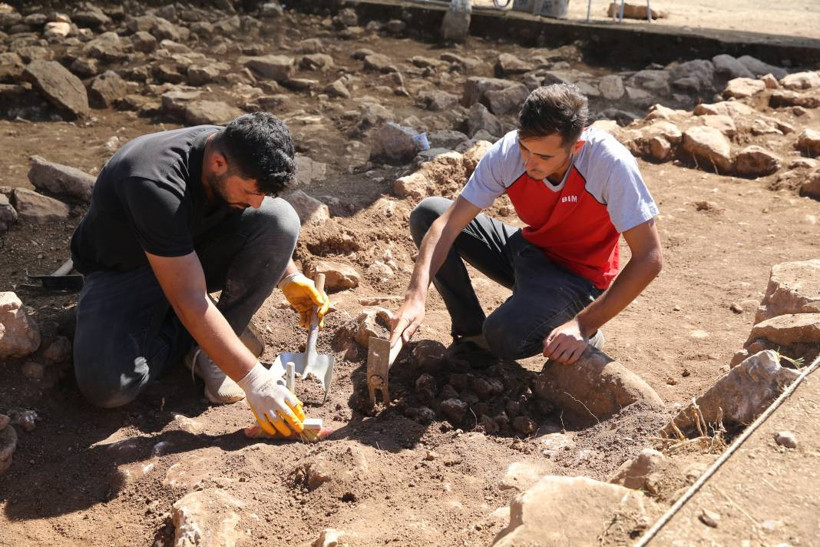Sefertepe'de 10 bin yıl öncesine tarihlenen süs eşyaları bulundu - Resim: 3
