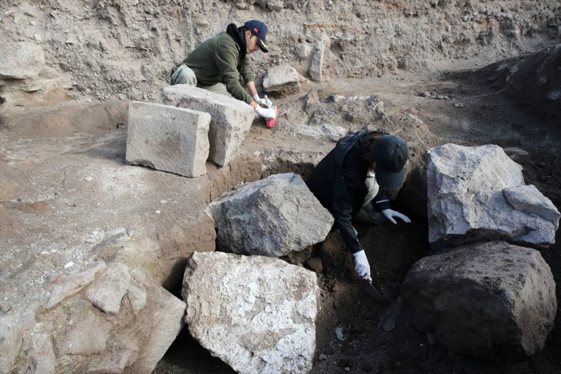 Eski Ahlat Şehri Kalesi'ndeki kazılarda su sarnıcı ortaya çıkarıldı - Resim: 7