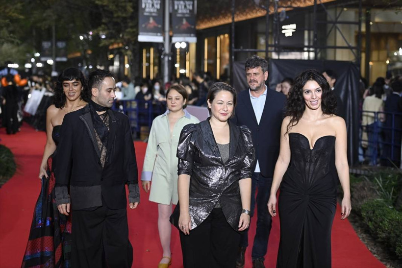 37. Tokyo Film Festivali başladı: 'Gündüz Apollon Gece Athena' ekibi kırmızı halıda - Resim: 5