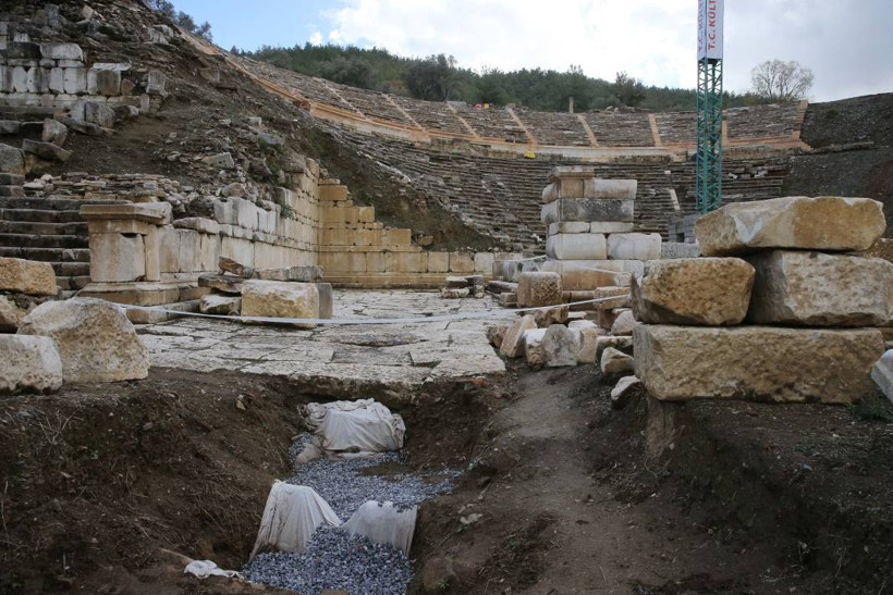 Stratonikeia tiyatrosunda 2 bin 250 yıllık kanalizasyon sistemi bulundu - Resim: 10