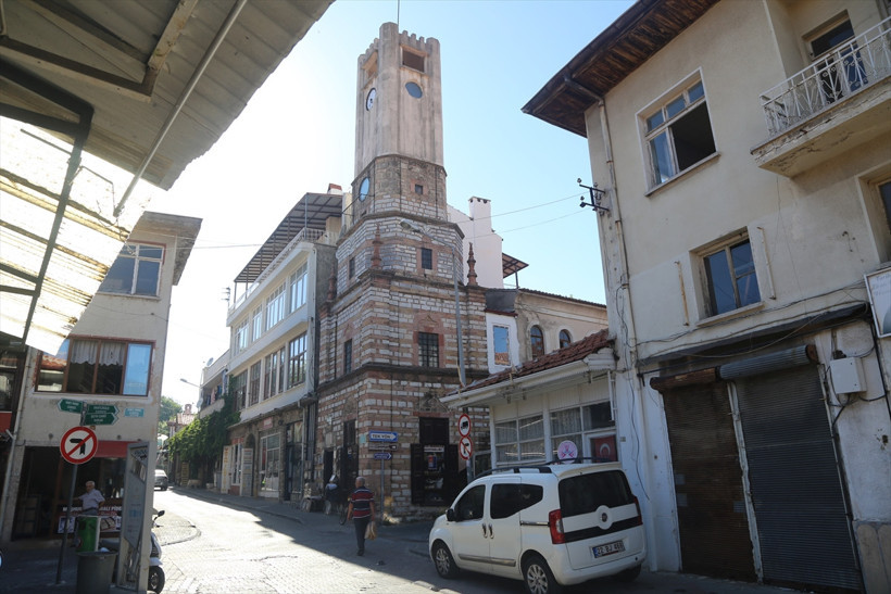 aa-20240617-34902784-34902776-mentese-mugla-bacali-evleri-ve-tarihi-yapilariyla-turist-cekiyor.jpg