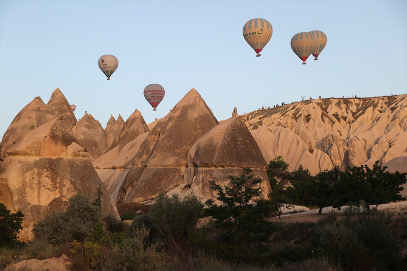 aa-20240618-34909021-34909015-yilin-ilk-5-ayinda-kapadokyaya-gelen-8-turistten-biri-balona-bindi.jpg