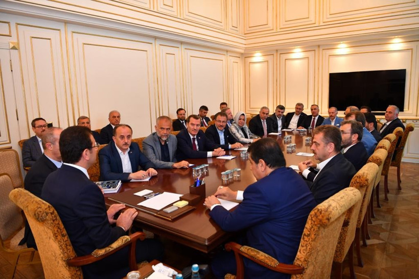 AKP’li belediye başkanlarından İmamoğlu'na tebrik ziyareti - Resim : 2