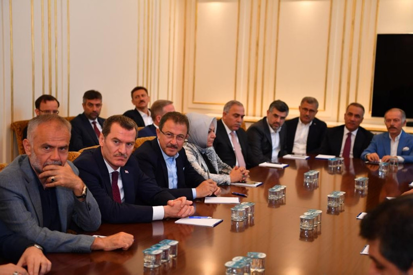 AKP’li belediye başkanlarından İmamoğlu'na tebrik ziyareti - Resim : 3