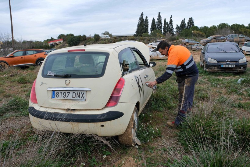 Sel felaketinin bilançosu: 120 binden fazla araç kullanılamaz hale geldi - Resim: 5