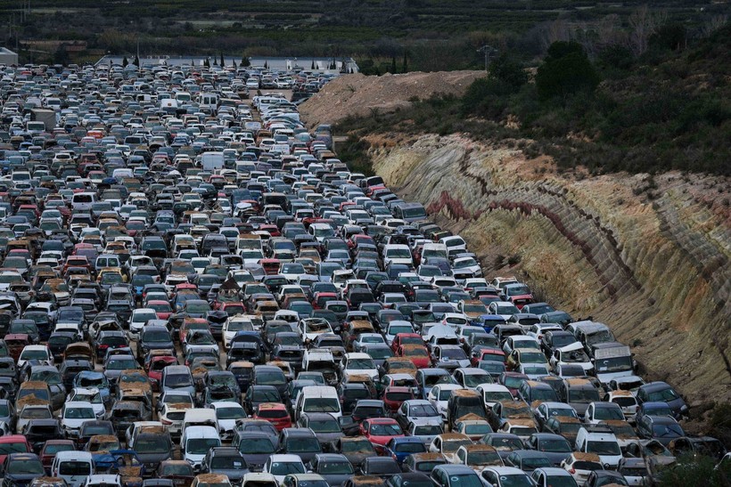 Sel felaketinin bilançosu: 120 binden fazla araç kullanılamaz hale geldi - Resim: 10