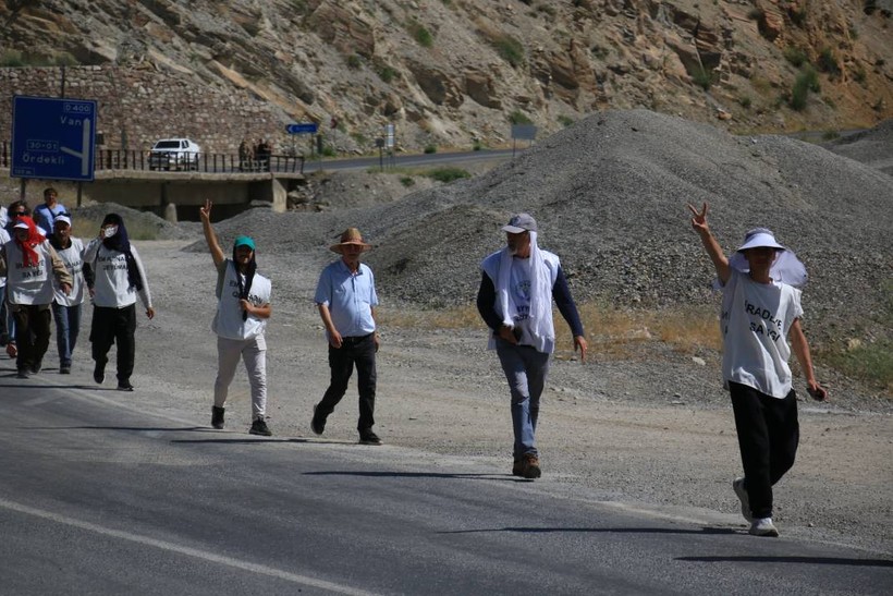 'İradeye Saygı Yürüyüşü' Hakkari'ye yaklaştı - Resim: 2