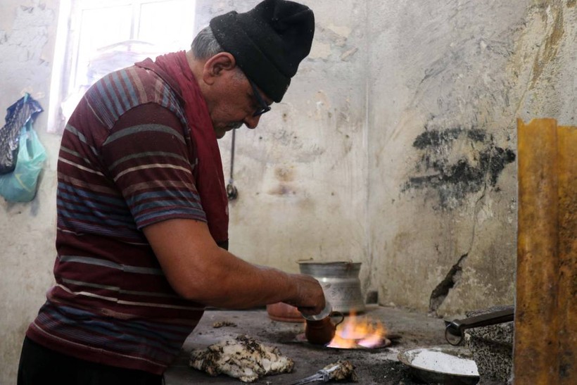 65 yıllık kalaycı 120 derece sıcaklıkta eskiyen bakırları yeniliyor - Resim: 1