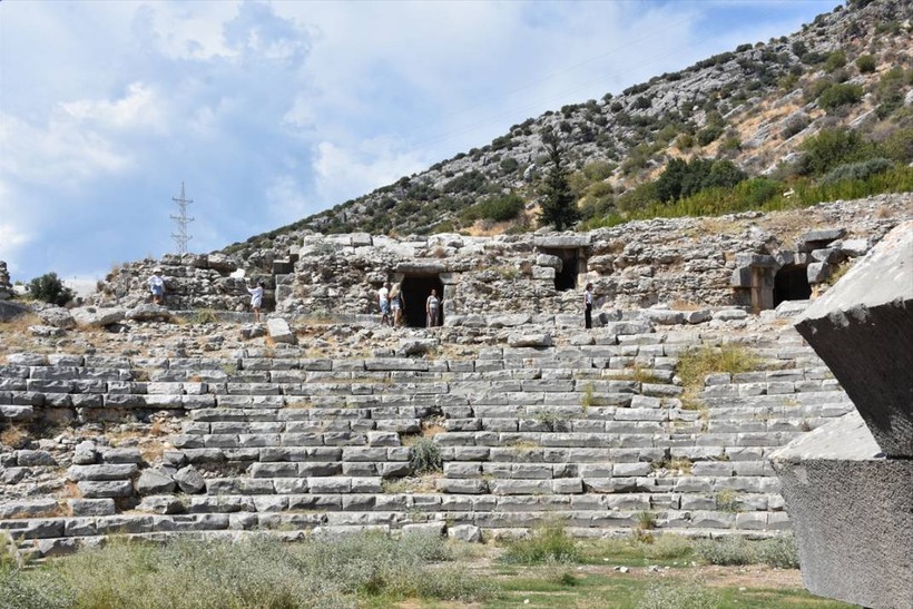 Limyra Antik Kenti'nin içinden akan su, ziyaretçileri cezbediyor - Resim: 8
