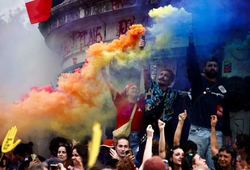 Paris'te binlerce kişi aşırı sağa karşı sokağa indi: 'Fransa bayrağı faşistlere ait değildir' - Resim: 3