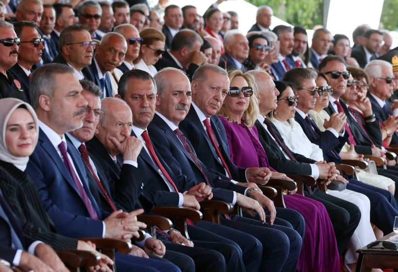 Erdoğan'dan Kıbrıs'ta Özgür Özel'e teşekkür - Resim: 3