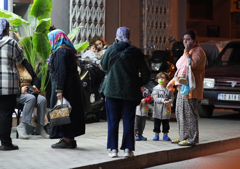 İstanbul ve çevre illerde de hissedildi - Resim : 1