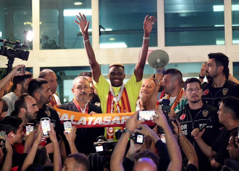 Victor Osimhen İstanbul'a geldi, ilk üçlüsünü çektirdi - Resim: 7